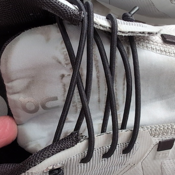 On Running Women's 9.5 med CLOUD 5 WATERPROOF running shoes - Glacier/White - Picture 4 of 11